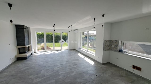 Eladó ikerház, Siófokon 134.99 M Ft, 4 szobás
