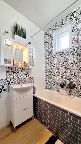 Eladó családi ház, Felsőzsolcán 57.5 M Ft, 2+1 szobás