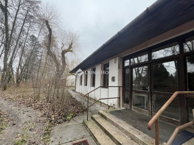 Eladó nyaraló, Dobozon 138 M Ft, 28 szobás / költözzbe.hu