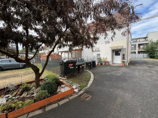 Eladó téglalakás, Szombathelyen 65 M Ft, 4 szobás