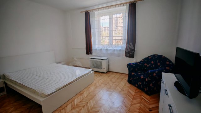 Kiadó téglalakás, albérlet, X. kerületben, Üllői közben