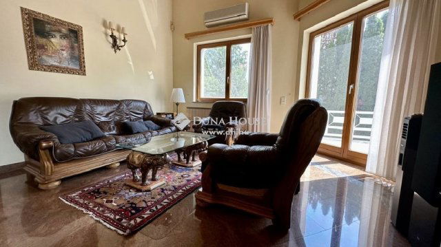 Eladó családi ház, Leányfaluban 571.5 M Ft, 6+1 szobás