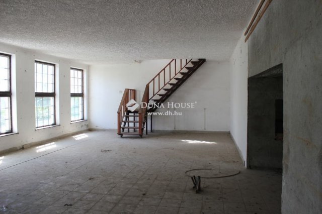 Eladó ipari ingatlan, Bácsalmáson 19.99 M Ft