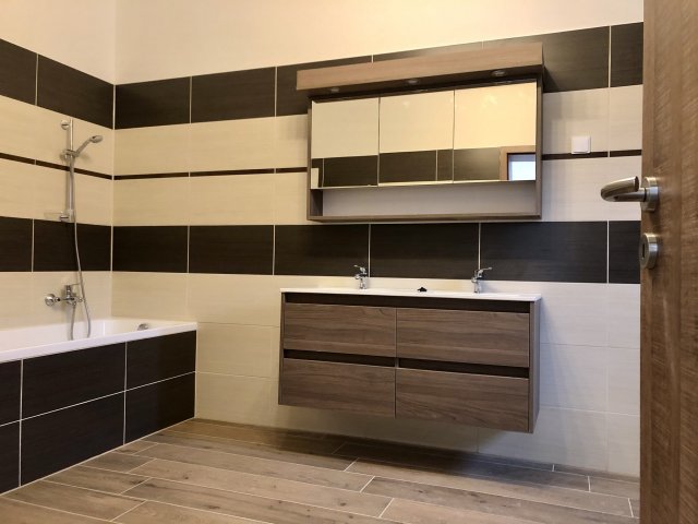 Kiadó családi ház, albérlet, Győrújbaráton 230 E Ft / hó