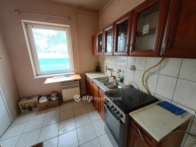 Eladó családi ház, Túrkevén 25.99 M Ft, 1+2 szobás