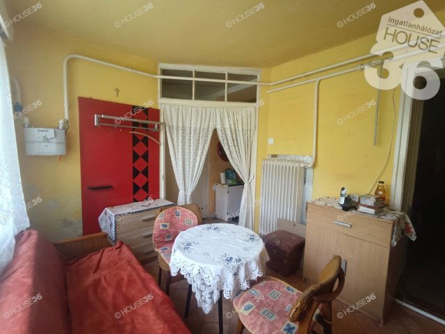 Eladó családi ház, Kiskunfélegyházán 24 M Ft, 2 szobás