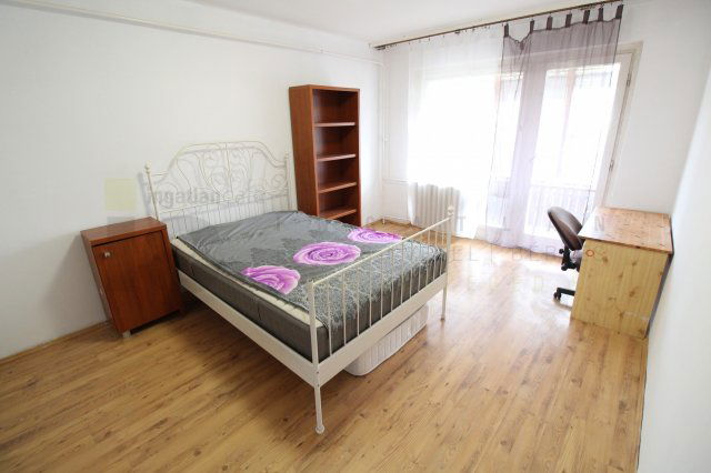 Eladó panellakás, Szegeden, Zsitva soron 47 M Ft, 3 szobás