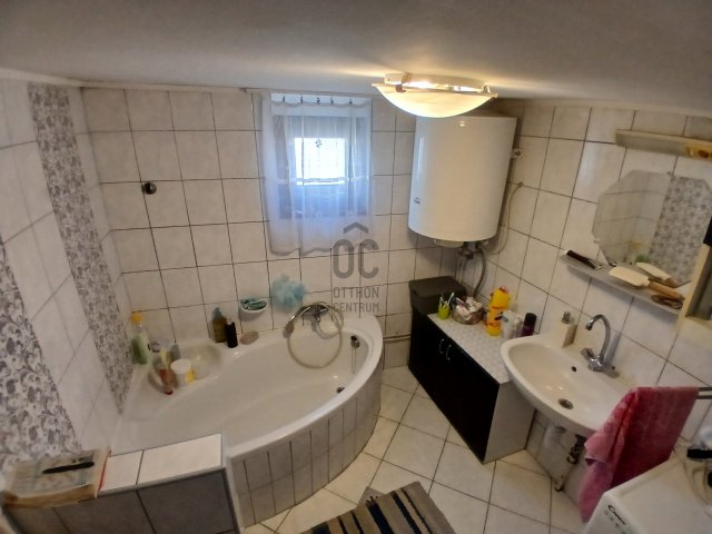 Eladó családi ház, Hódmezővásárhelyen 59 M Ft, 5 szobás