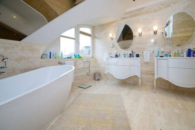 Eladó családi ház, Budapesten, II. kerületben 674 M Ft, 5 szobás