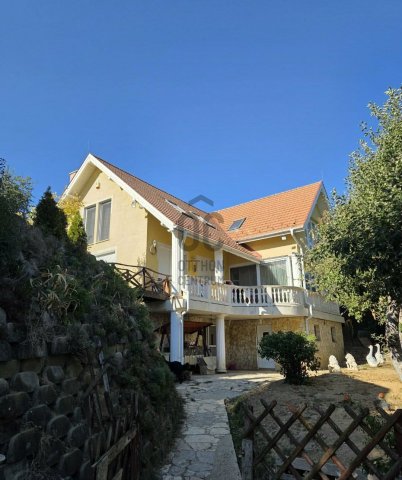 Eladó családi ház, Pilisszántón 119.99 M Ft, 5 szobás
