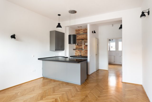 Eladó téglalakás, Budapesten, I. kerületben 0.38 M Ft, 3 szobás