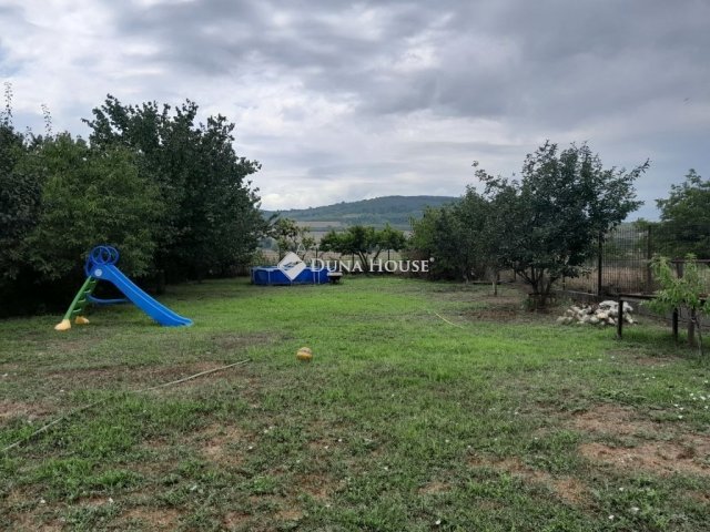 Eladó családi ház, Sárisápon 69.9 M Ft, 5 szobás