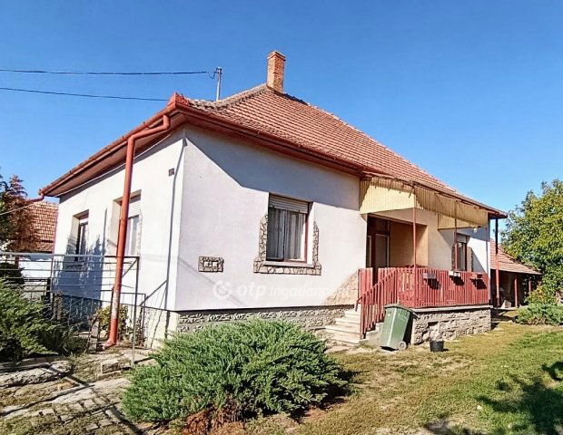 Eladó családi ház, Jászkisérén 21.9 M Ft, 3 szobás