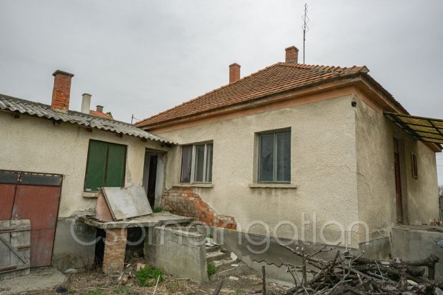 Eladó családi ház, Bősárkányon 29.9 M Ft, 2+1 szobás