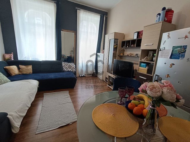 Eladó téglalakás, Budapesten, VI. kerületben 78.9 M Ft, 2 szobás