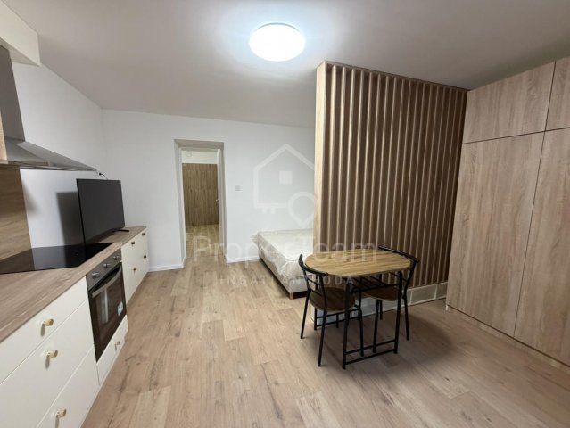 Kiadó téglalakás, albérlet, Tatán 175 E Ft / hó, 1 szobás