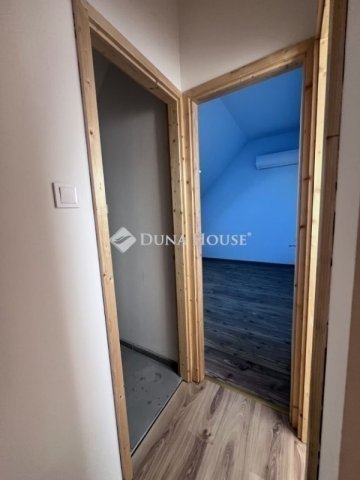 Eladó sorház, Dunakeszin 60.25 M Ft, 3 szobás