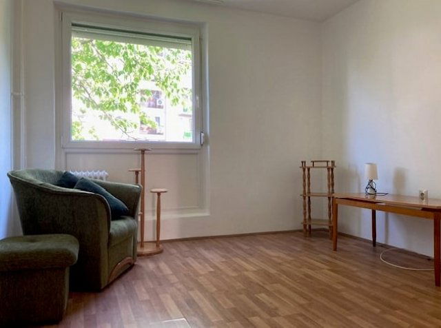 Kiadó panellakás, albérlet, Pécsett 200 E Ft / hó, 2 szobás