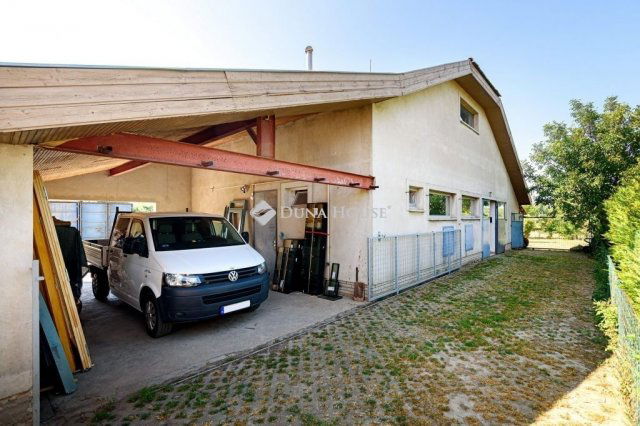 Eladó ipari ingatlan, Tárnokon 150 M Ft / költözzbe.hu