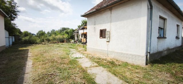 Eladó családi ház, Nyíribronyon 8.5 M Ft, 2 szobás