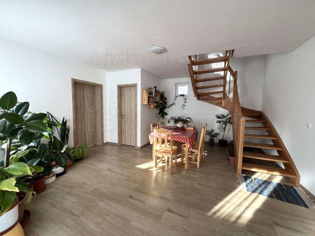 Eladó hotel, Balatonkeresztúron 185 M Ft, 7 szobás