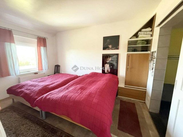 Eladó családi ház, Töttösön 99.9 M Ft, 8 szobás