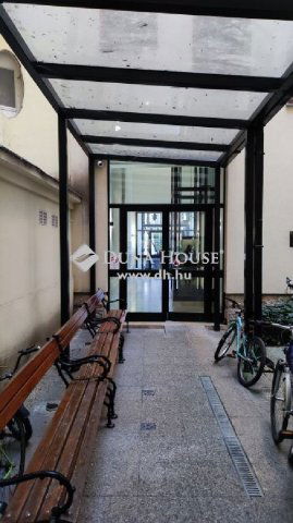 Eladó üzlethelyiség, Budapesten, VI. kerületben 190 M Ft