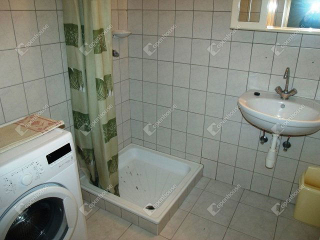 Kiadó téglalakás, albérlet, Pacsán 100 E Ft / hó, 1 szobás