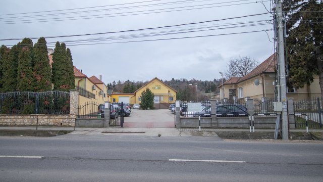 Kiadó ipari ingatlan, Győrújbaráton 2272 E Ft / hó