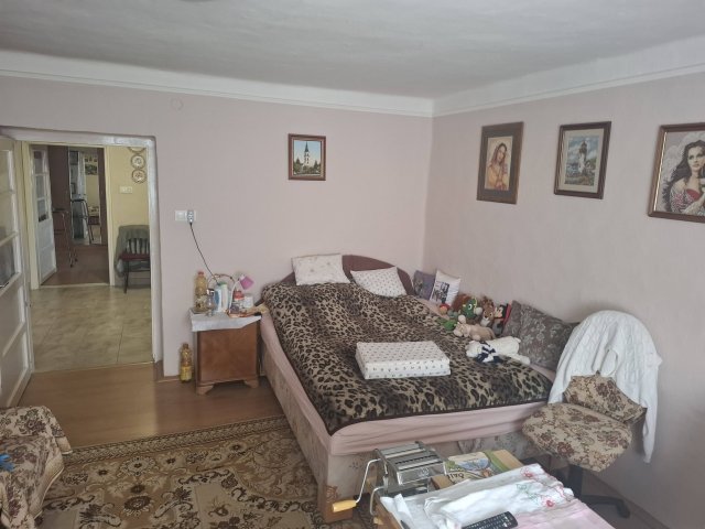 Eladó családi ház, Békésen 23.9 M Ft, 3 szobás