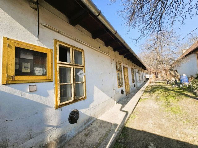 Eladó családi ház, Kesztölcön 36 M Ft, 4 szobás