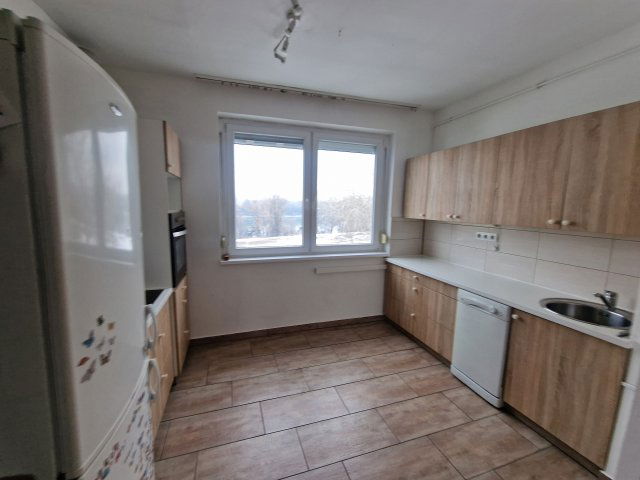 Eladó téglalakás, Budapesten, XXI. kerületben 65 M Ft, 3 szobás