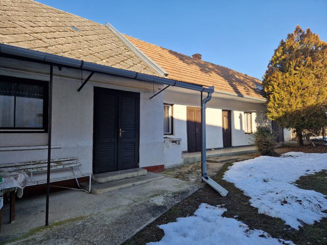 Eladó családi ház, Hosszúhetényen 42.5 M Ft, 3 szobás