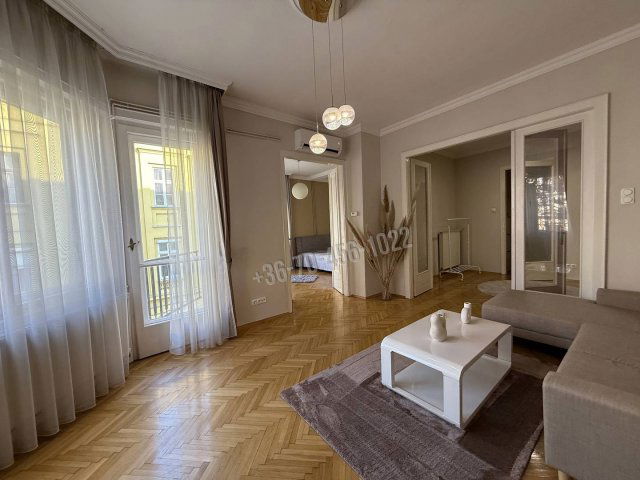Kiadó téglalakás, albérlet, Budapesten, VI. kerületben