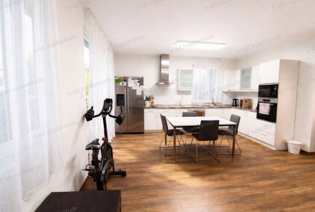 Eladó téglalakás, Dunakeszin 129.9 M Ft, 4 szobás