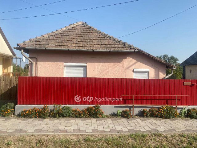 Eladó családi ház, Egyeken 14.5 M Ft, 2+2 szobás
