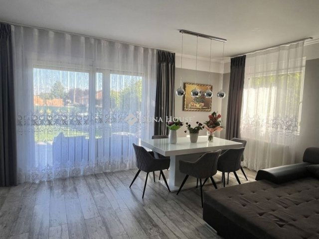 Eladó családi ház, Halásztelken 199.9 M Ft, 6 szobás