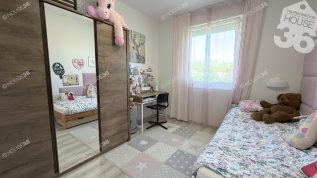 Eladó családi ház, Kecskeméten 92.9 M Ft, 5 szobás