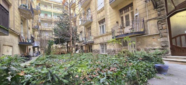 Eladó téglalakás, VI. kerületben, Rippl Rónai utcában