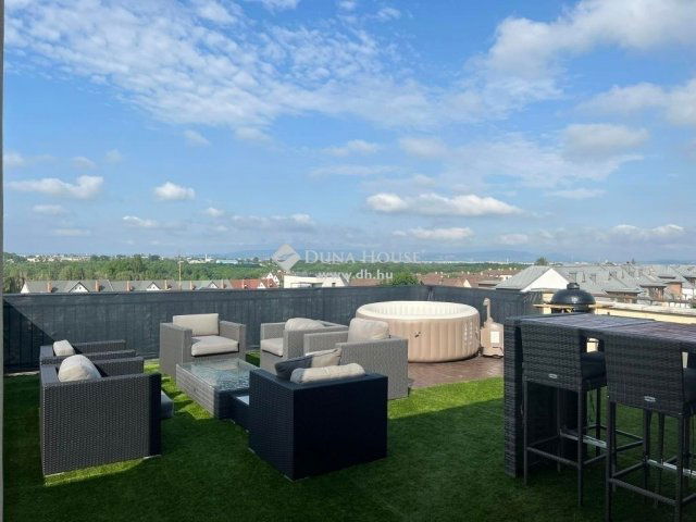 Eladó téglalakás, Budapesten, XVI. kerületben 180 M Ft, 3 szobás