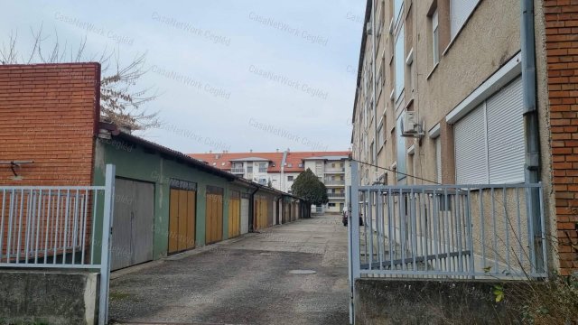 Eladó garázs, Cegléden 8.9 M Ft, 1 szobás / költözzbe.hu