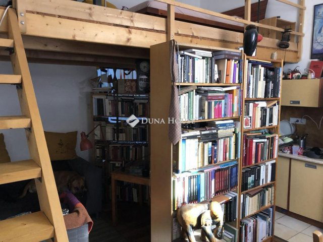 Eladó téglalakás, XV. kerületben, Arany János utcában