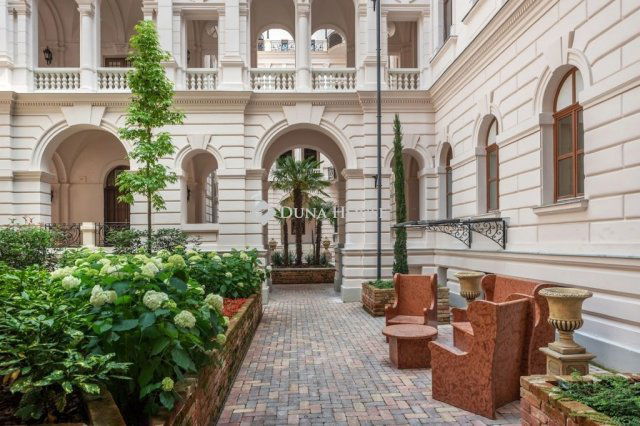 Kiadó téglalakás, albérlet, Budapesten, VI. kerületben