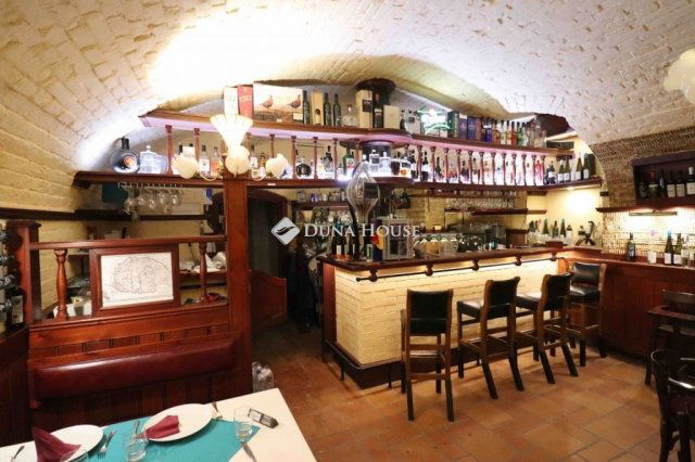 Eladó üzlethelyiség, Budapesten, VI. kerületben 123 M Ft