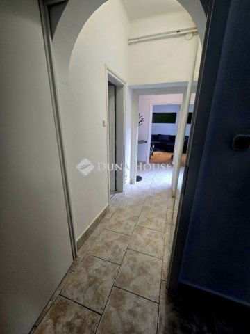 Eladó ikerház, Pécsett 84 M Ft, 5 szobás / költözzbe.hu