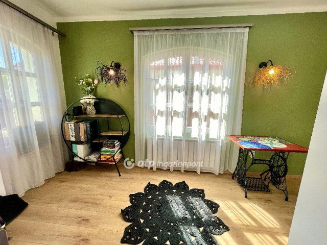 Eladó családi ház, Budakalászon 183.9 M Ft, 5+1 szobás