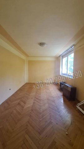 Eladó téglalakás, Dunaújvárosban 13.5 M Ft, 1 szobás