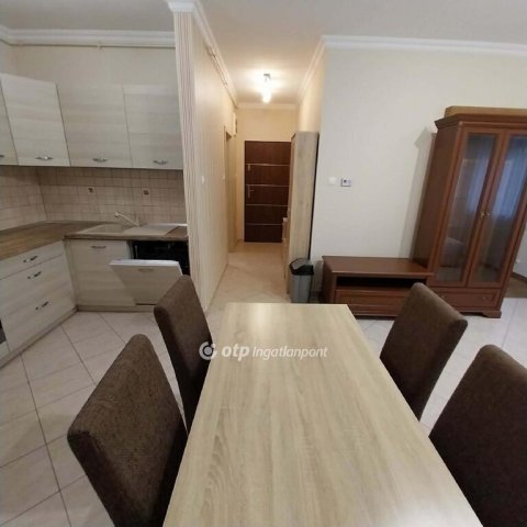 Kiadó téglalakás, albérlet, Nyíregyházán 170 E Ft / hó