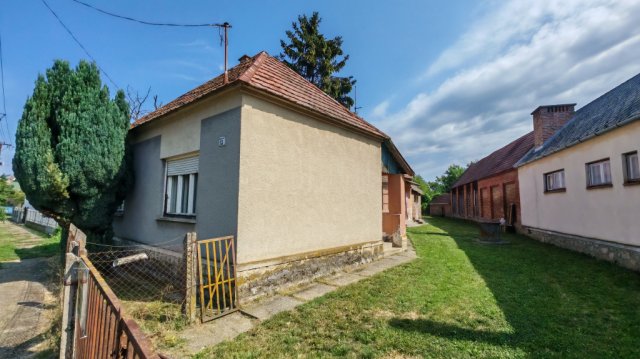 Eladó családi ház, Felsőszentmártonon 5.99 M Ft, 3 szobás