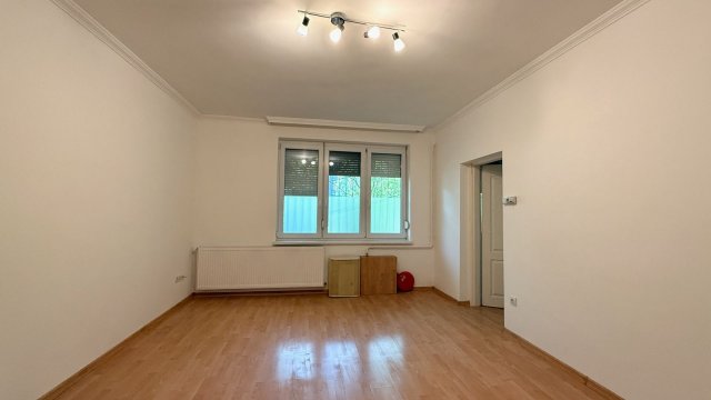Kiadó panellakás, albérlet, Debrecenben 180 E Ft / hó, 2 szobás